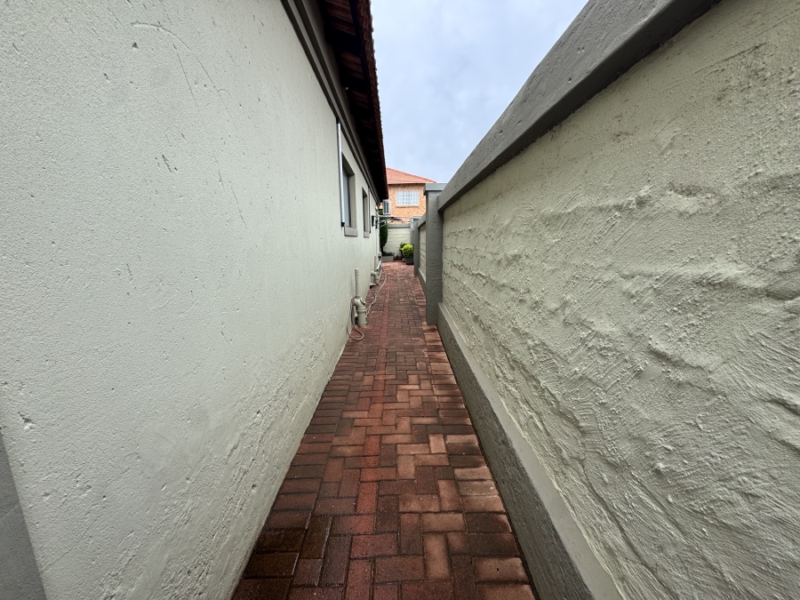 2 Bedroom Property for Sale in Flamwood North West